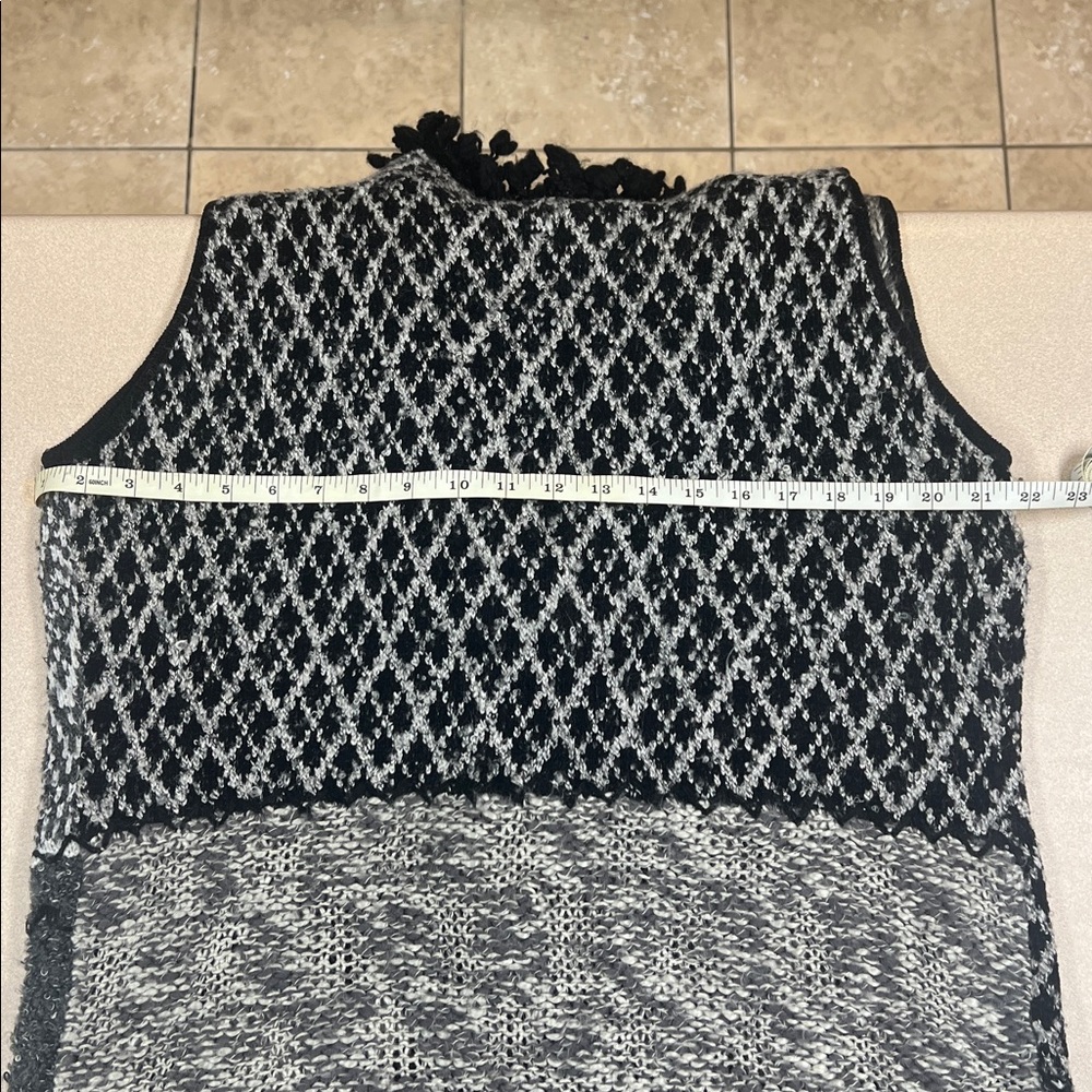 Curio Sleeveless Long Snap Front Sweater Cardigan - Picture 5 of 6